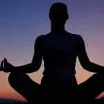 فوائد التأمل قبل النوم 